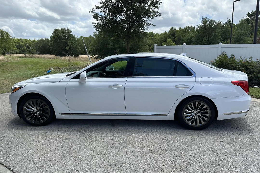 2017 Genesis G90 - Image 3 of 31