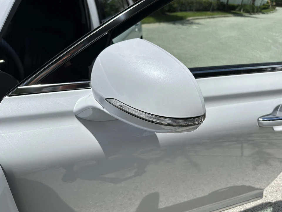 2017 Genesis G90 - Image 17 of 31