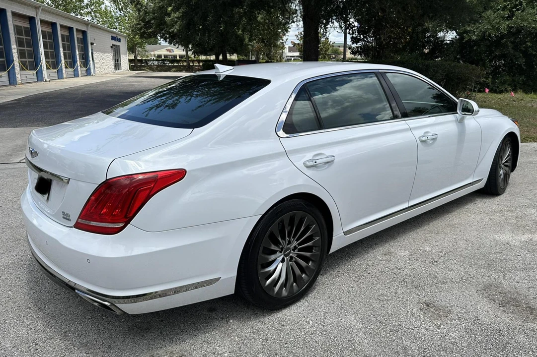 2017 Genesis G90 - Image 4 of 31