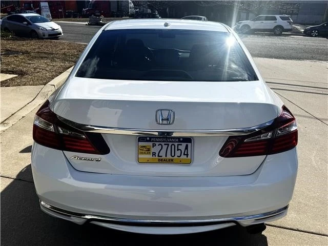 2017 Honda Accord 9th Gen - Image 4 of 21