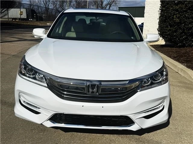 2017 Honda Accord 9th Gen - Image 8 of 21