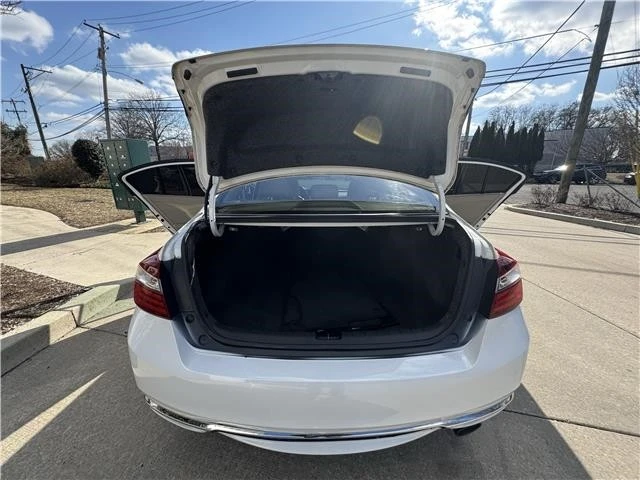 2017 Honda Accord 9th Gen - Image 16 of 21