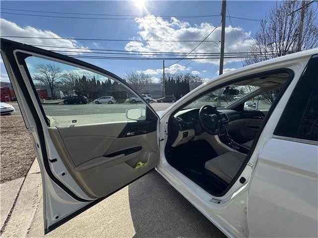 2017 Honda Accord 9th Gen - Image 11 of 21