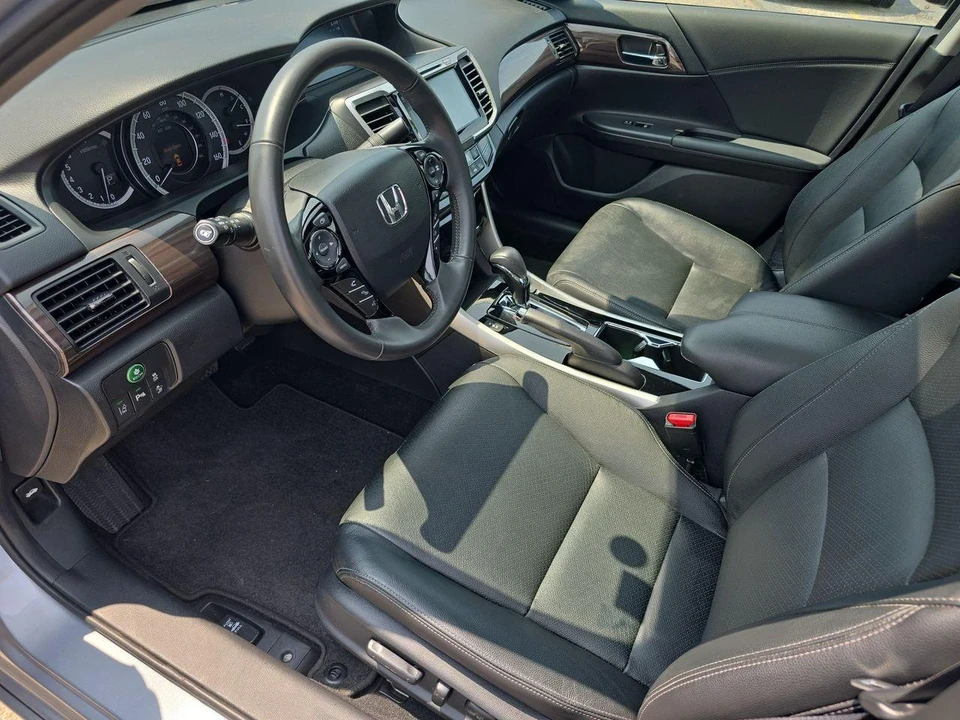 2017 Honda Accord 9th Gen - Image 4 of 21