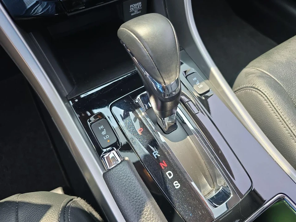 2017 Honda Accord 9th Gen - Image 10 of 21