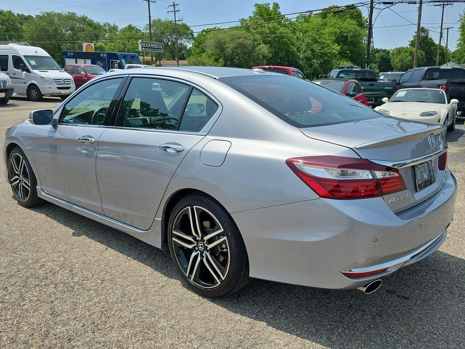 2017 Honda Accord 9th Gen - Image 20 of 21