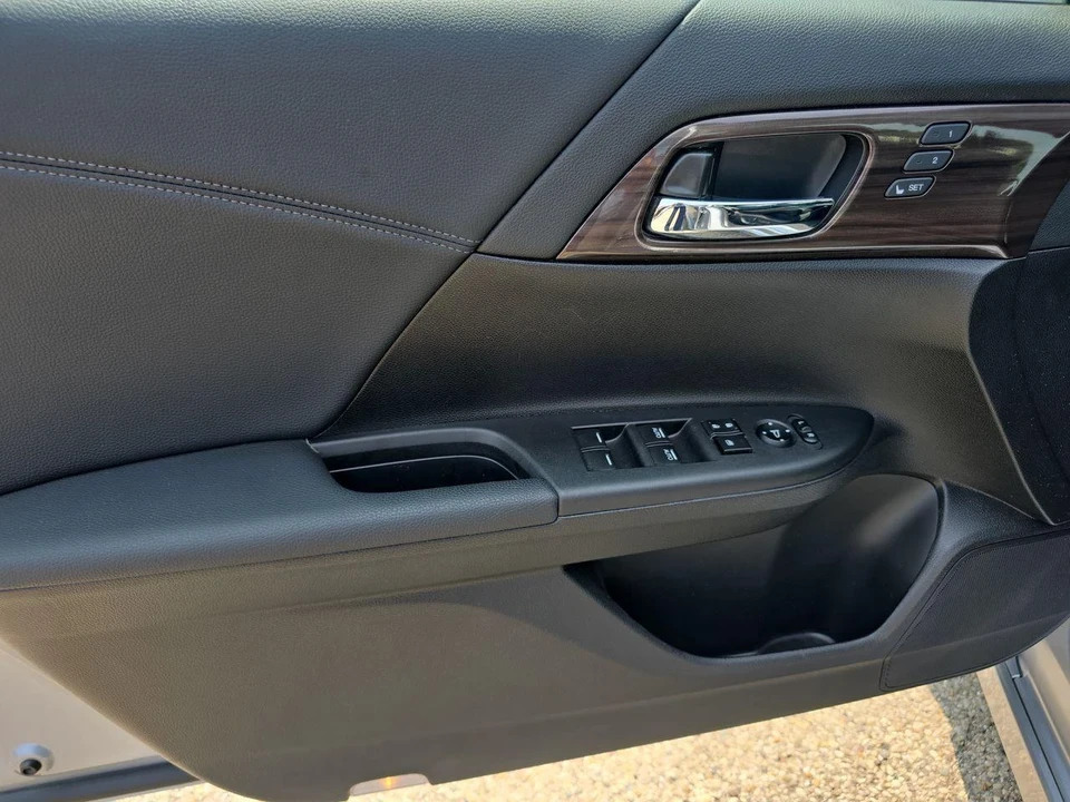 2017 Honda Accord 9th Gen - Image 5 of 21
