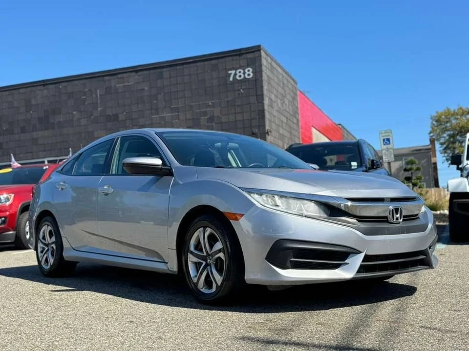 2017 Honda Civic 10th Gen - Image 5 of 6