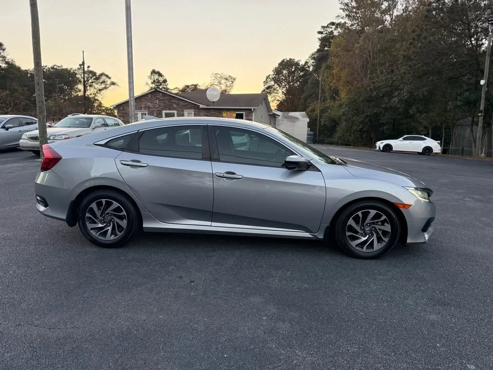 2017 Honda Civic 10th Gen - Image 4 of 10