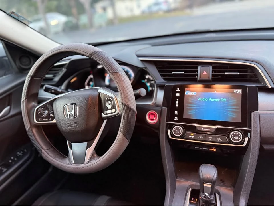 2017 Honda Civic 10th Gen - Image 10 of 10