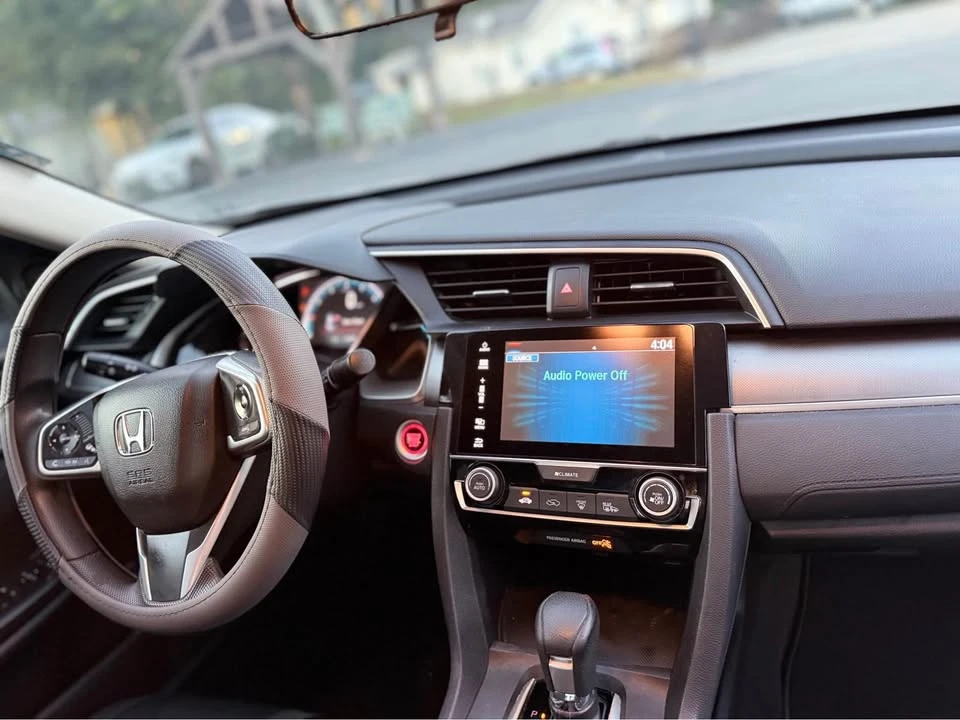 2017 Honda Civic 10th Gen - Image 9 of 10