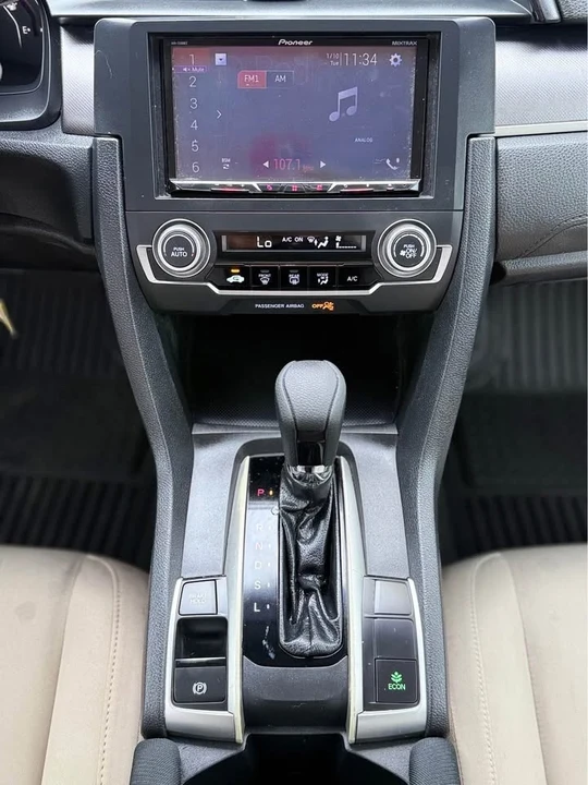 2017 Honda Civic 10th Gen - Image 10 of 10