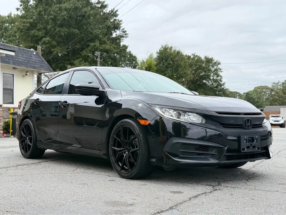 2017 Honda Civic 10th Gen - Image 3 of 10