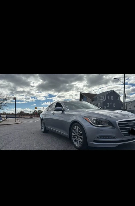 2017 Hyundai Genesis - Image 2 of 7