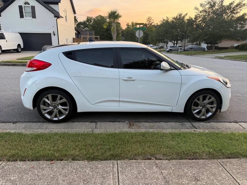 2017 Hyundai Veloster - Image 6 of 16