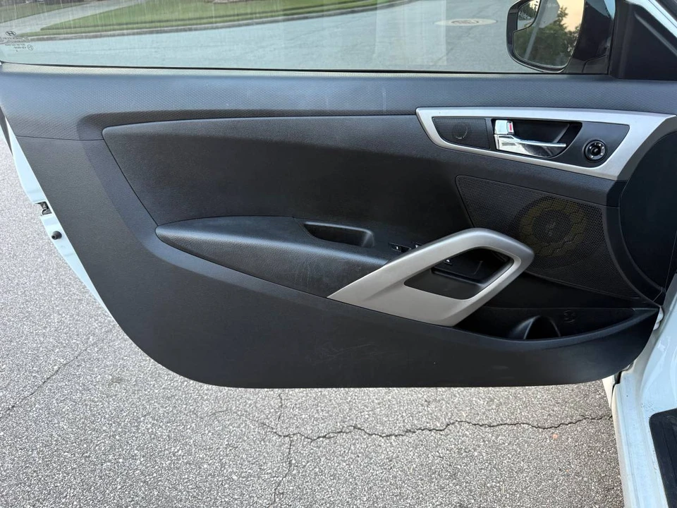 2017 Hyundai Veloster - Image 13 of 16