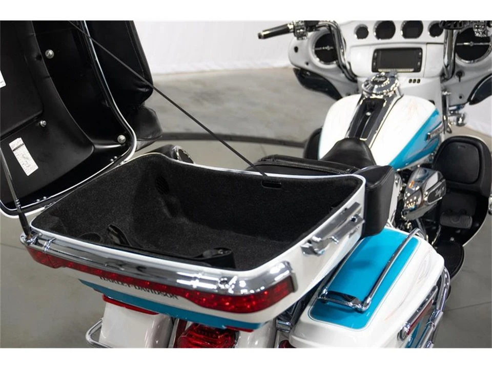 2017 Harley-Davidson Touring Milwaukee-Eight - Image 26 of 31