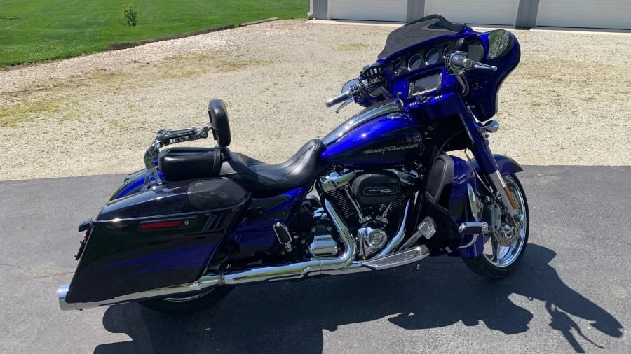 2017 Harley-Davidson CVO - Image 2 of 4