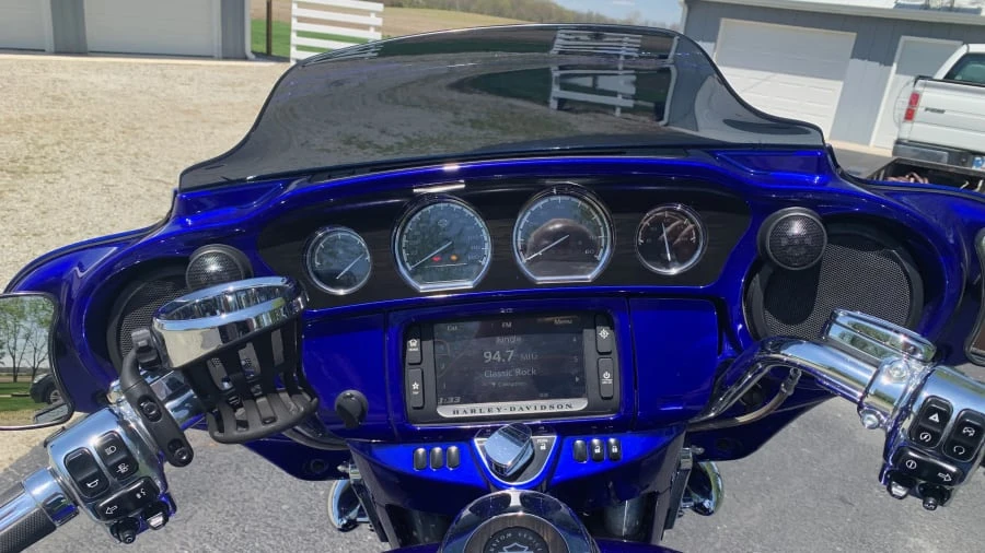 2017 Harley-Davidson CVO - Image 4 of 4