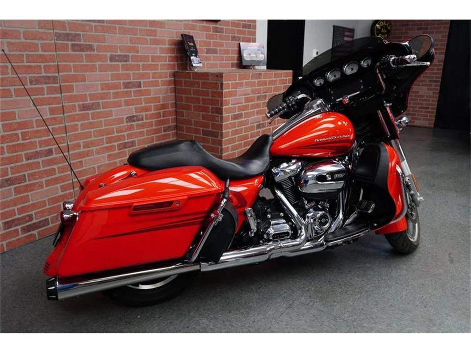 2017 Harley-Davidson Touring Milwaukee-Eight - Image 11 of 31