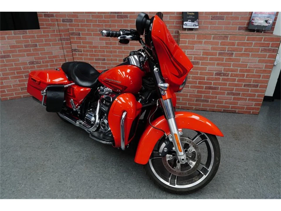 2017 Harley-Davidson Touring Milwaukee-Eight - Image 14 of 31