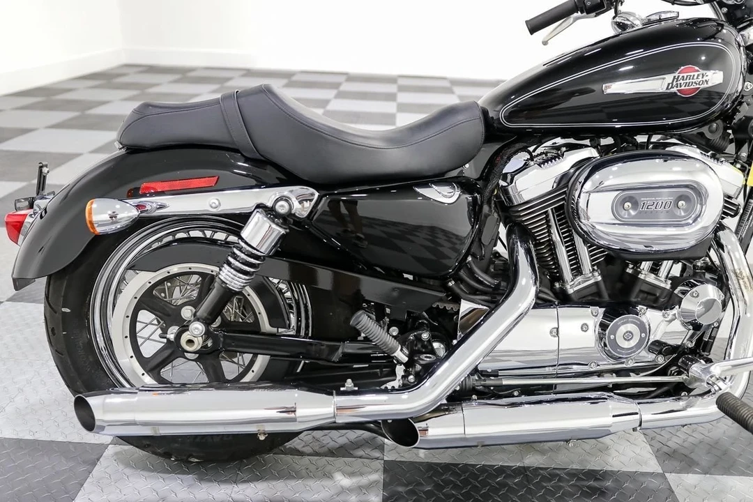 2017 Harley-Davidson Sportster Rubber Mount - Image 9 of 16