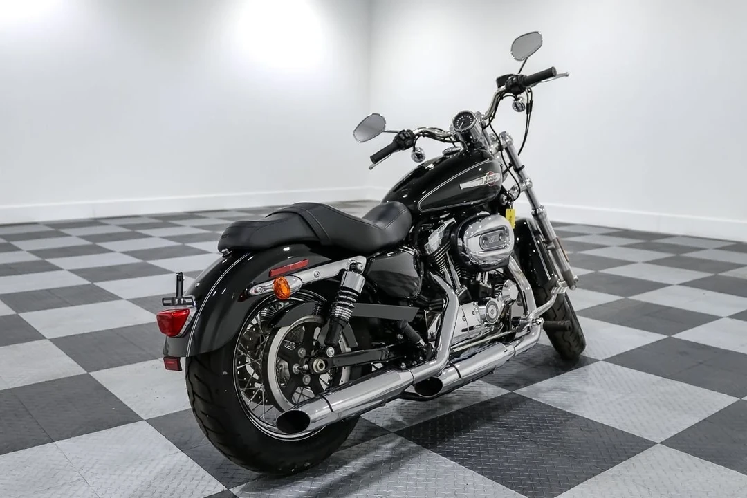 2017 Harley-Davidson Sportster Rubber Mount - Image 7 of 16