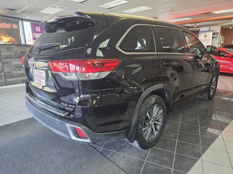 2017 Toyota Highlander - Image 4 of 4