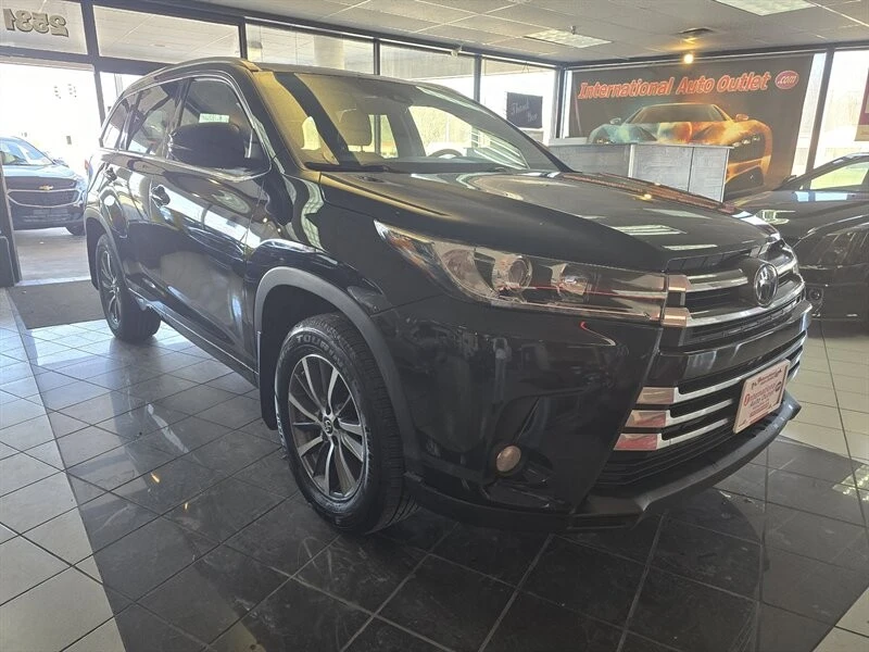 2017 Toyota Highlander - Image 3 of 4
