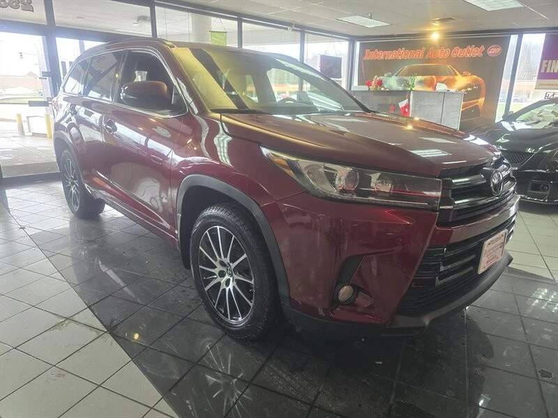 2017 Toyota Highlander - Image 3 of 4