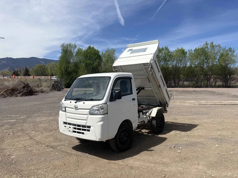 2017 Daihatsu Hijet - Image 3 of 9