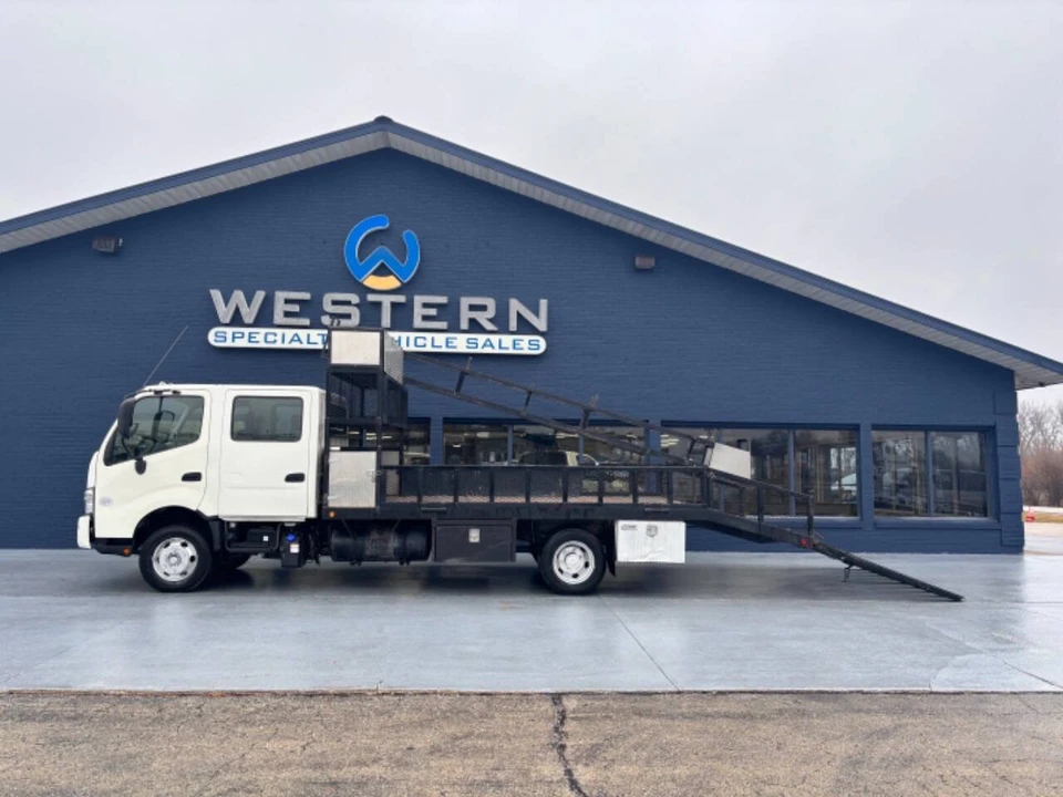 2017 Hino - Image 6 of 12