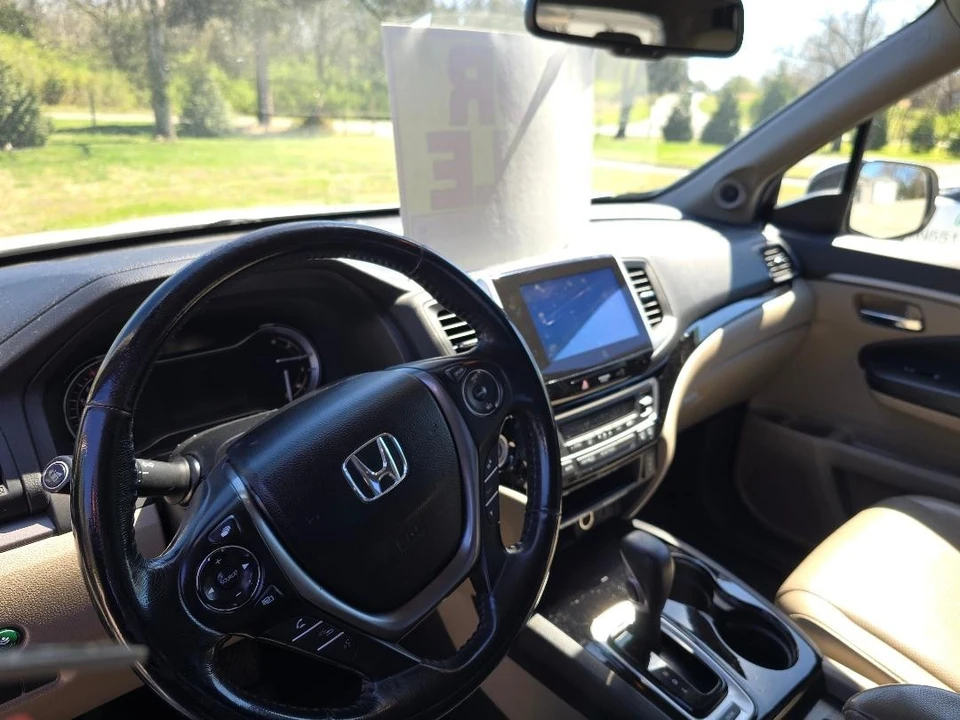 2017 Honda Ridgeline 2nd Gen - Image 3 of 3