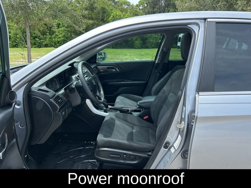 2017 Honda Accord 9th Gen - Image 9 of 12