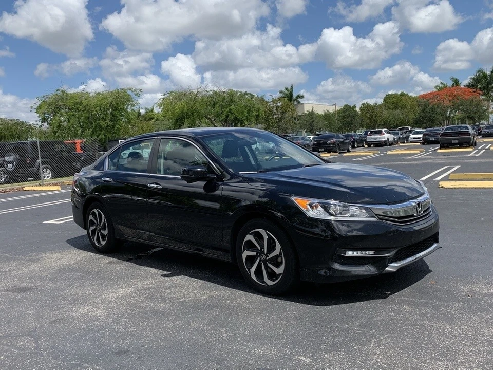 2017 Honda Accord 9th Gen - Image 2 of 12