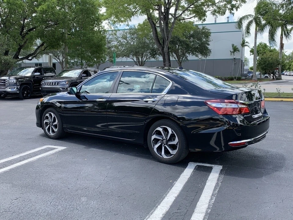 2017 Honda Accord 9th Gen - Image 4 of 12