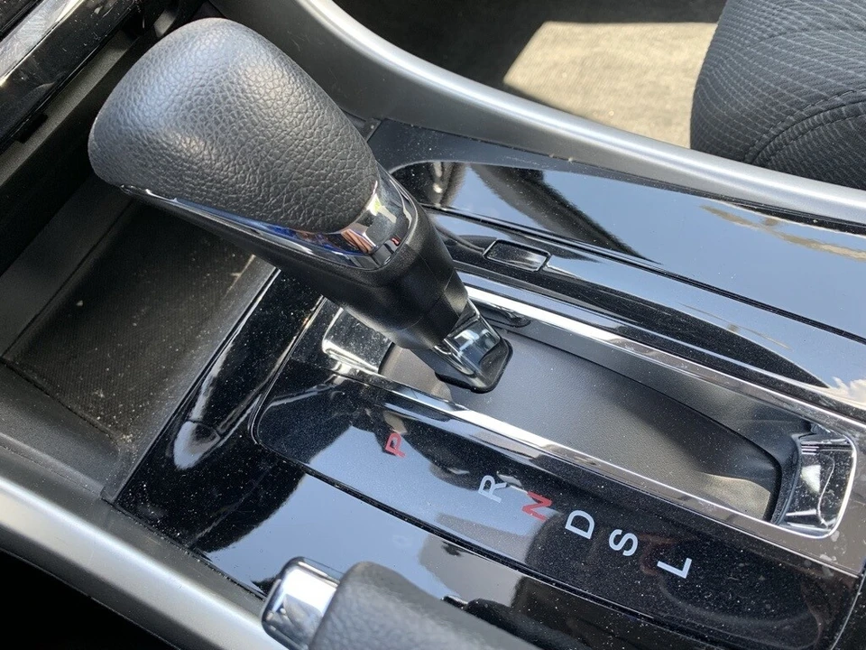 2017 Honda Accord 9th Gen - Image 11 of 12