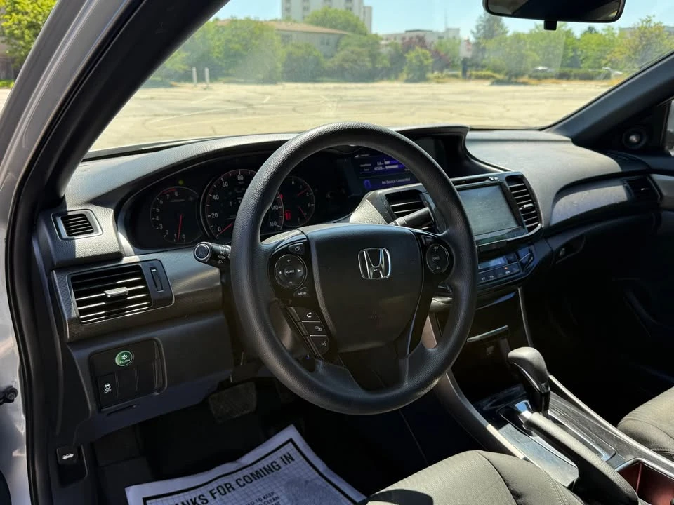 2017 Honda Accord 9th Gen - Image 9 of 15