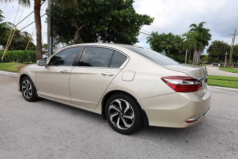 2017 Honda Accord 9th Gen - Image 12 of 21