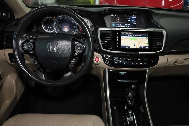 2017 Honda Accord 9th Gen - Image 17 of 21