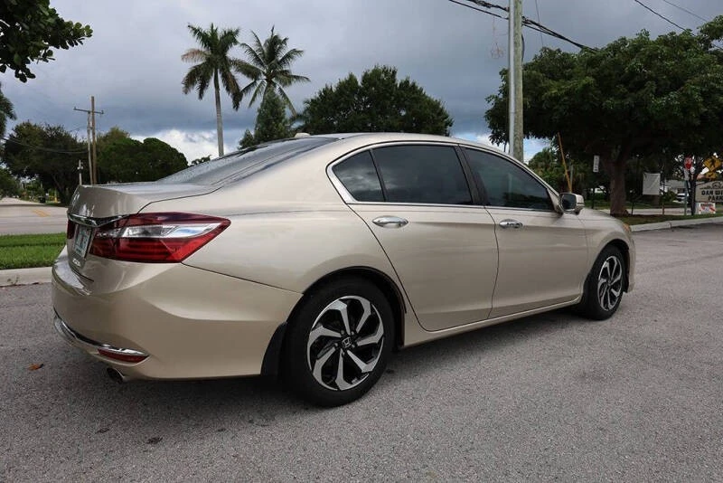 2017 Honda Accord 9th Gen - Image 7 of 21