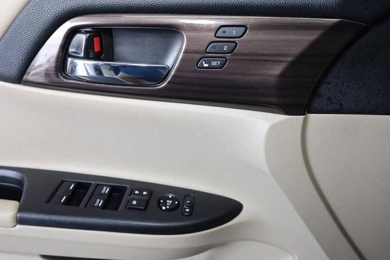 2017 Honda Accord 9th Gen - Image 15 of 21
