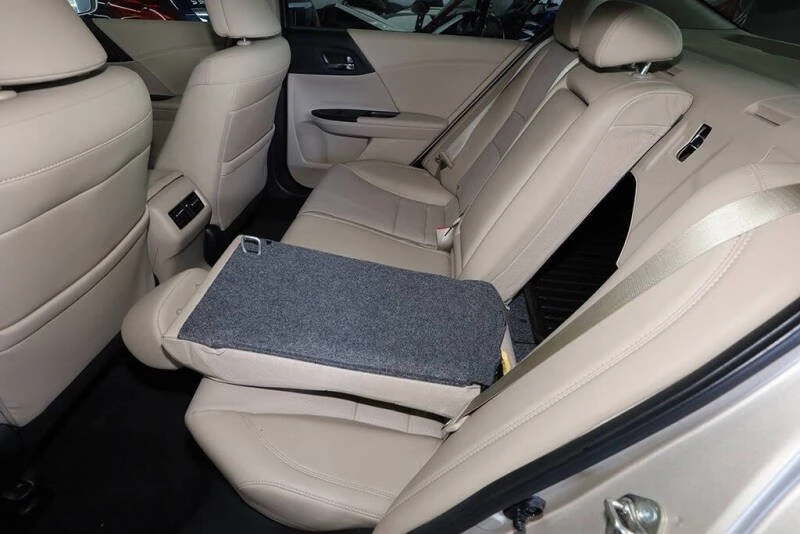 2017 Honda Accord 9th Gen - Image 16 of 21