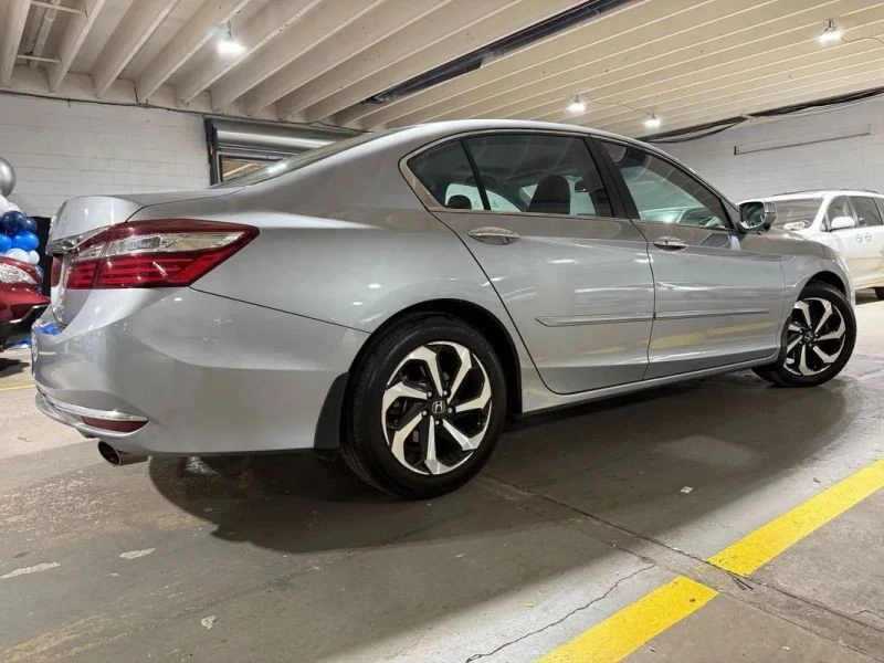2017 Honda Accord 9th Gen - Image 5 of 12