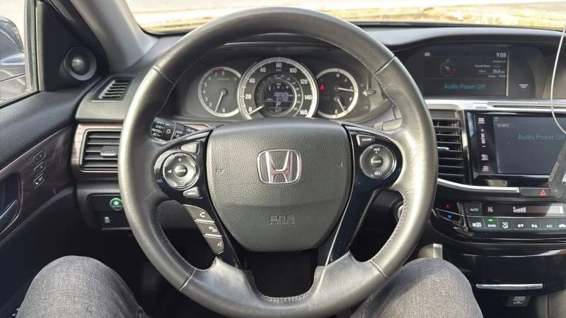 2017 Honda Accord 9th Gen - Image 10 of 12