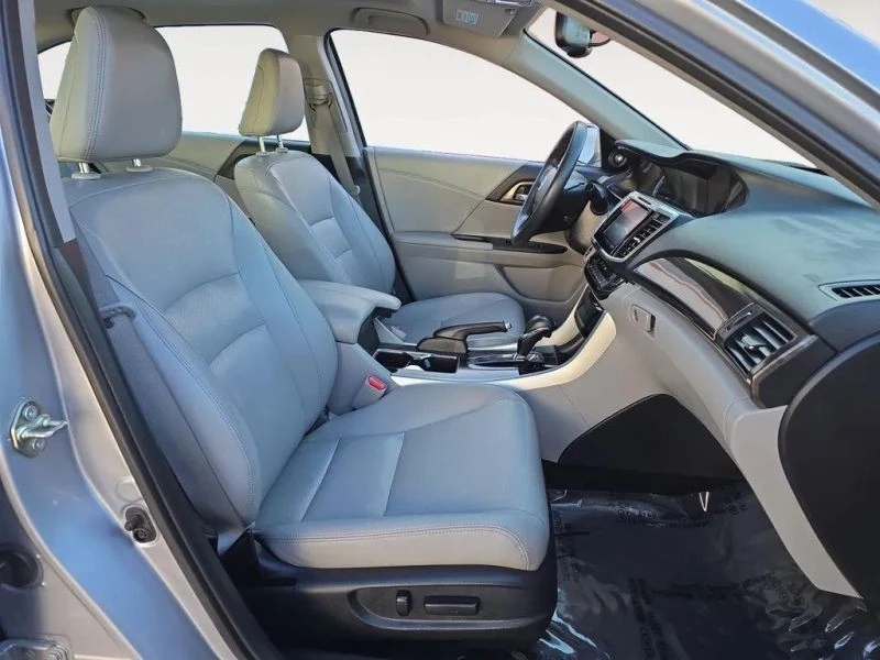 2017 Honda Accord 9th Gen - Image 10 of 12