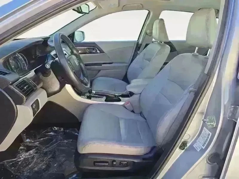 2017 Honda Accord 9th Gen - Image 9 of 12