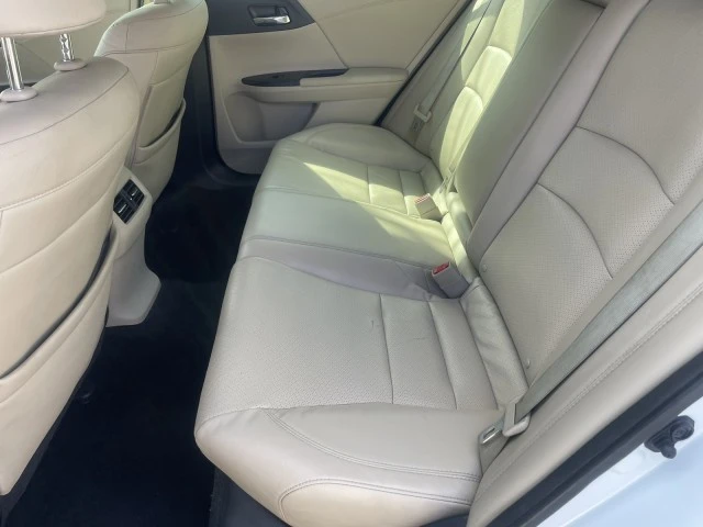 2017 Honda Accord 9th Gen - Image 14 of 21