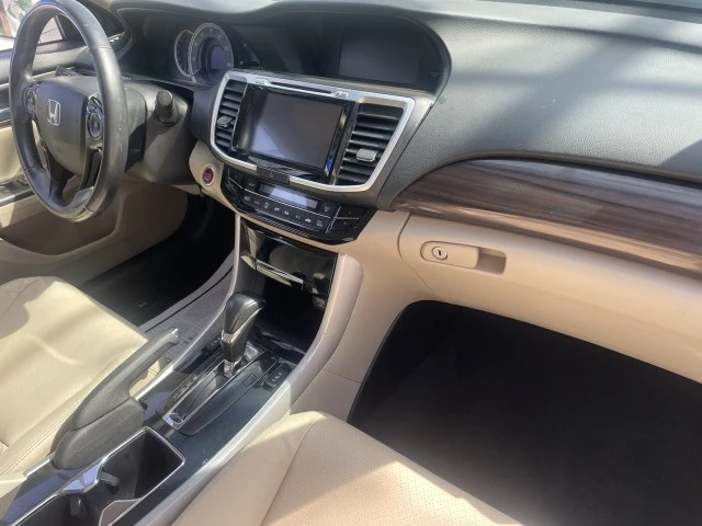 2017 Honda Accord 9th Gen - Image 7 of 21