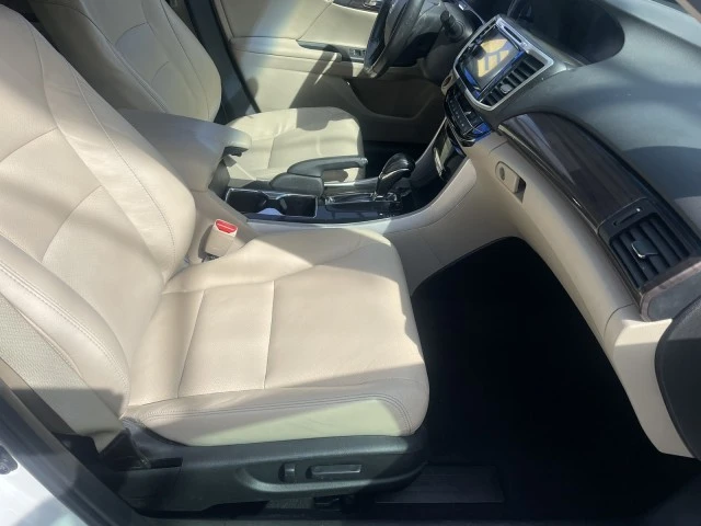 2017 Honda Accord 9th Gen - Image 6 of 21